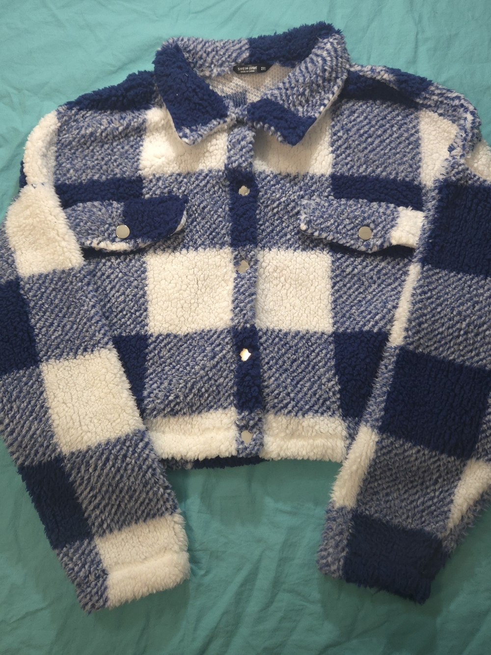 Blue & White Sherpa Plaid Women's Cropped Jacket